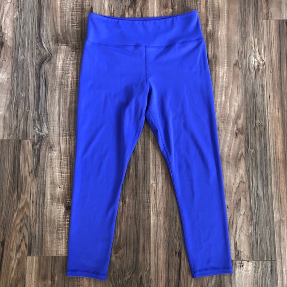 🦊 Hi-Rise Zyia 7/8 Legging - Picture 3 of 8